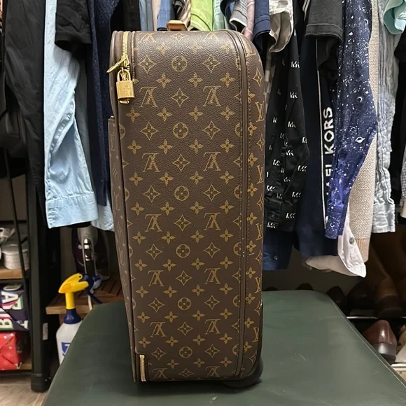 Louis Vuitton suitcase - Picture 9 of 16